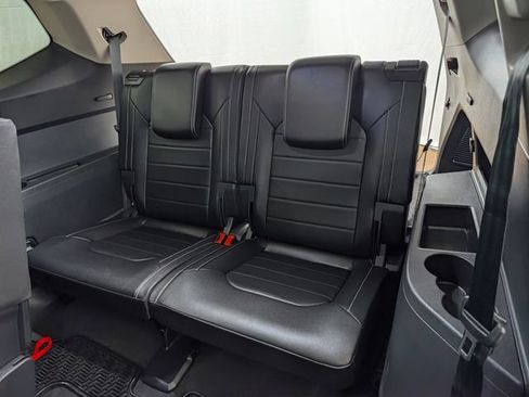 Used 2024 Volkswagen Atlas SEL AWD/4WD image 16