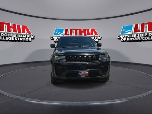 New 2026 Jeep Grand Cherokee Altitude RWD image 3