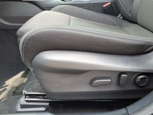Used 2023 Subaru Outback Premium AWD/4WD image 5