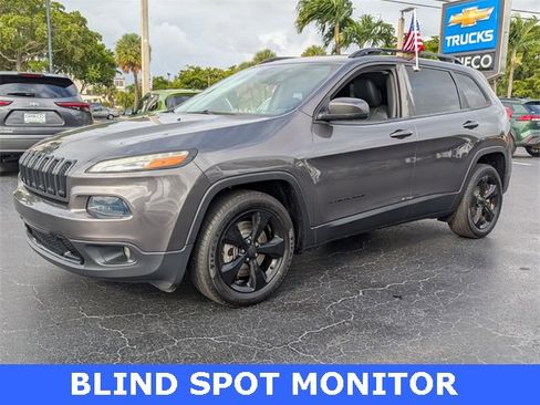 Used 2018 Jeep Cherokee Limited w/ Luxury Group image 3
