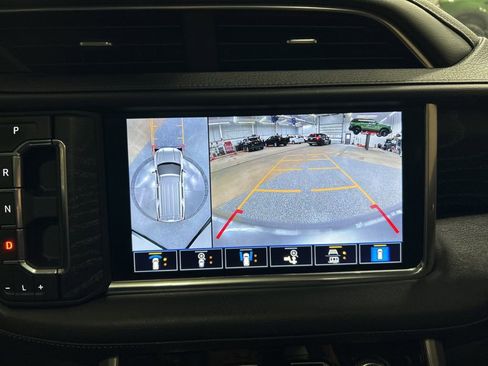 Used 2021 GMC Yukon Denali w/ Denali Premium Package image 23