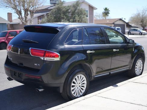 Used 2013 Lincoln MKX Sport Utility 4D image 11