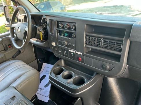 Used 2013 Chevrolet Express 2500 RWD image 12