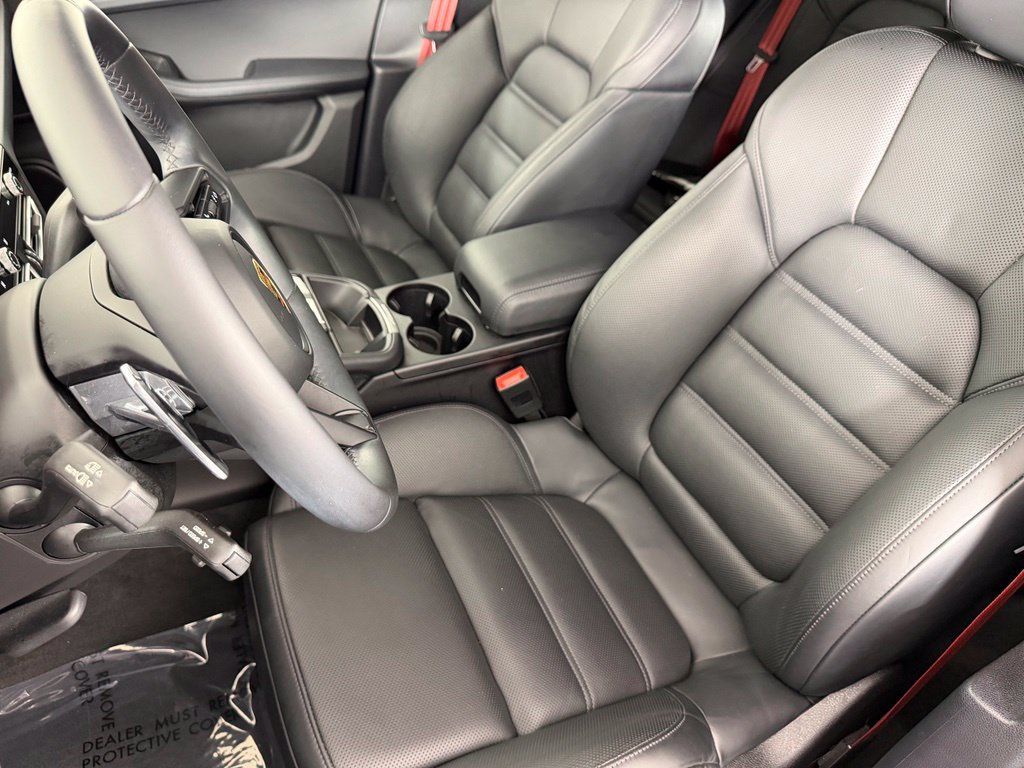 Certified 2023 Porsche Macan GTS AWD/4WD image 5