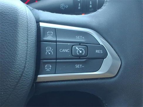 Used 2024 Jeep Compass Limited image 25