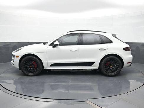 Certified 2018 Porsche Macan GTS AWD/4WD image 2