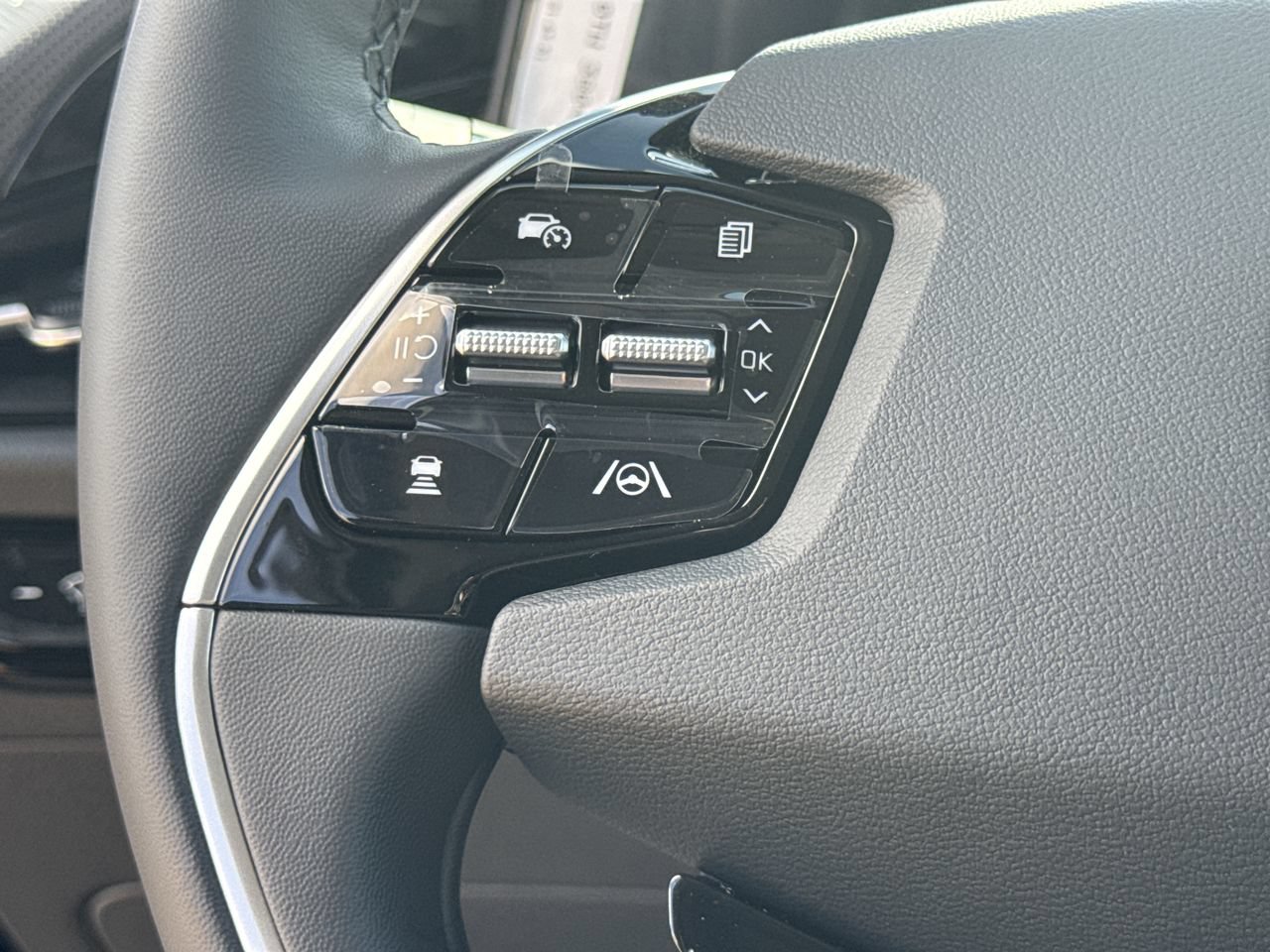 New 2026 Kia Niro FWD image 17