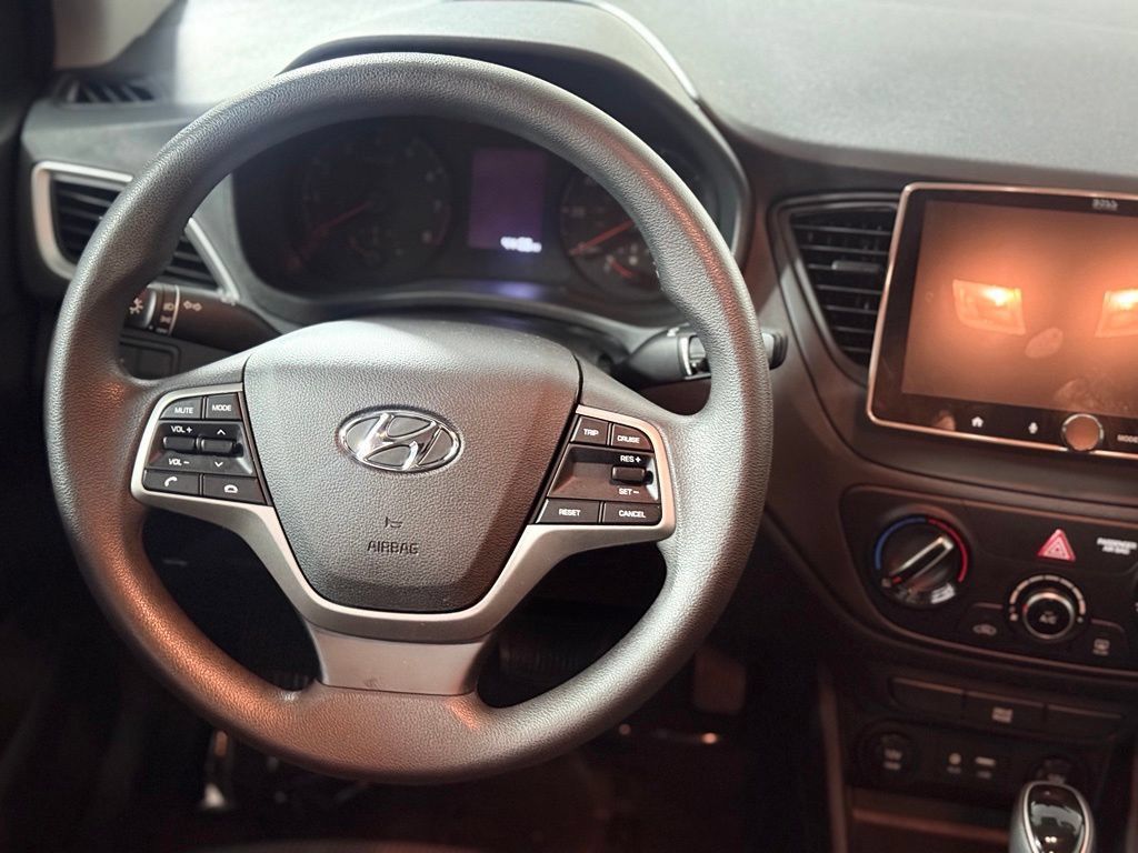Used 2022 Hyundai Accent SE FWD image 12