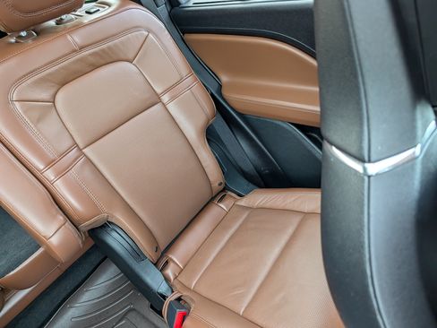 Used 2021 Lincoln Aviator Reserve w/ Equipment Group 208A AWD/4WD image 14