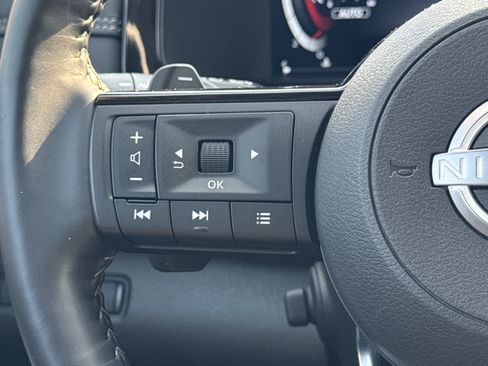 Used 2024 Nissan Pathfinder Platinum AWD/4WD image 8