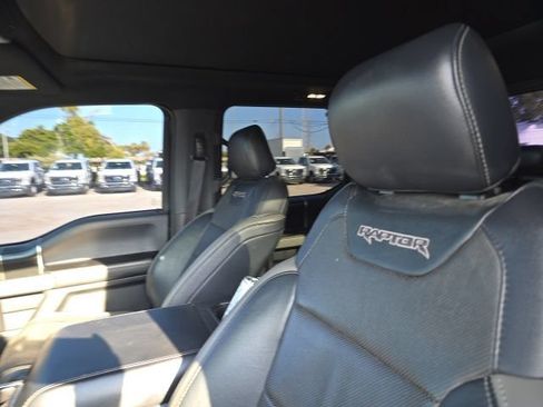 Used 2018 Ford F150 Raptor w/ Equipment Group 802A Luxury AWD/4WD image 8