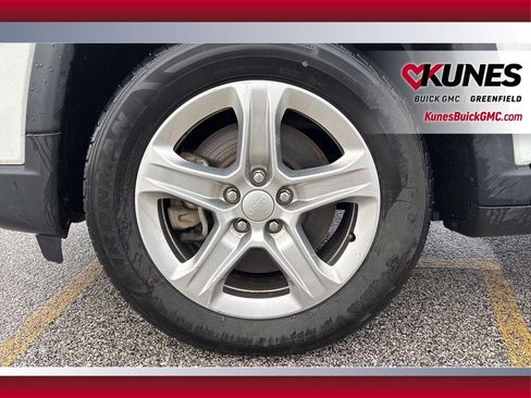 Used 2023 Jeep Compass Latitude AWD/4WD image 12