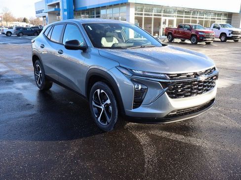 New 2026 Chevrolet Trax RS image 2