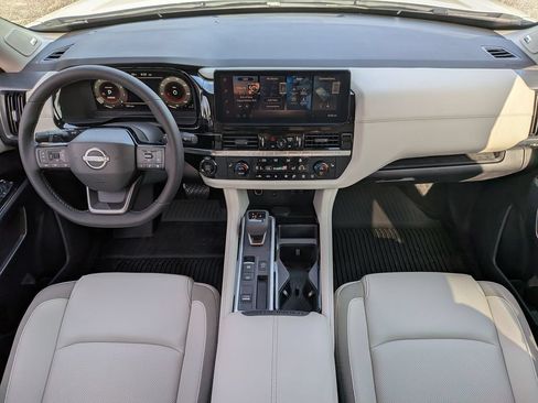 Certified 2026 Nissan Pathfinder SL w/ SL Premium Package FWD image 28