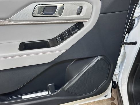 New 2026 Ford Explorer Active w/ Active Comfort Package image 20