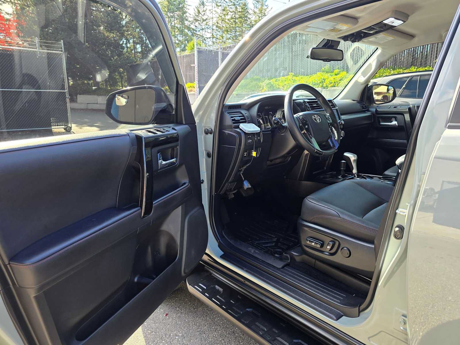 Used 2023 Toyota 4Runner TRD Off-Road Premium AWD/4WD image 19