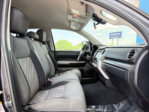 Used 2018 Toyota Tundra SR5 AWD/4WD image 25