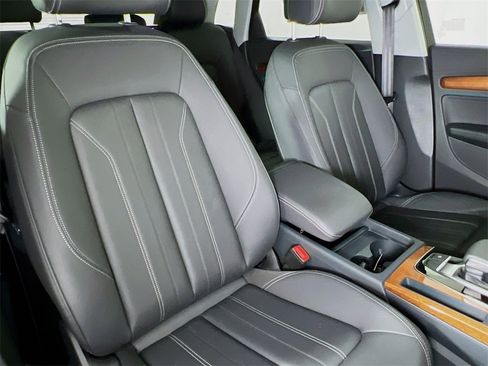 Used 2024 Audi Q5 2.0T Premium image 26