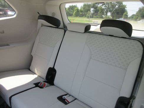 New 2026 GMC Acadia Denali w/ Super Cruise Package image 16