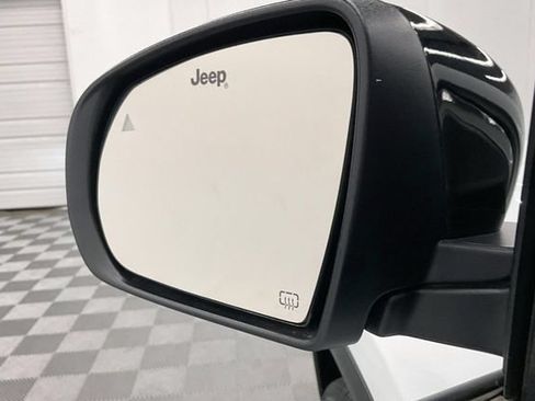 Used 2023 Jeep Compass Latitude w/ Sun and Sound Group AWD/4WD image 39