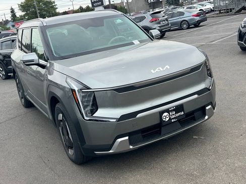 Used 2024 Kia EV9 Wind AWD/4WD image 3