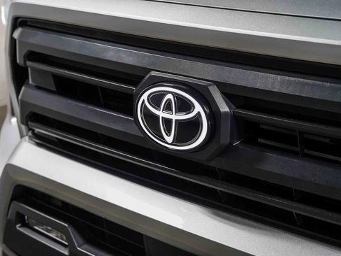 Certified 2026 Toyota Tacoma SR5 AWD/4WD image 9