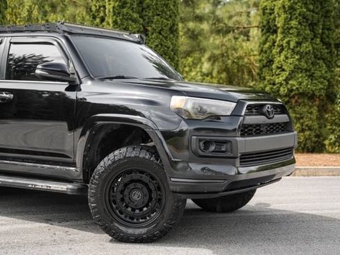 Used 2018 Toyota 4Runner Limited AWD/4WD image 7