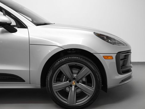 Certified 2026 Porsche Macan Turbo AWD/4WD image 16
