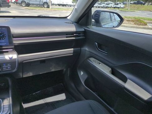 Used 2025 Hyundai Kona SEL FWD image 16