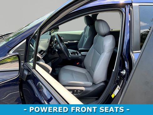 Used 2024 Toyota Sienna XLE AWD/4WD image 21