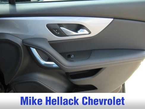 Used 2024 Chevrolet Blazer LT FWD image 12