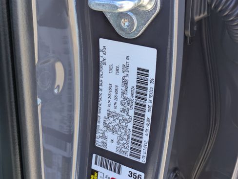 Used 2024 Toyota Tacoma TRD Sport AWD/4WD image 31