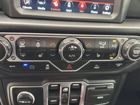 Used 2023 Jeep Wrangler Unlimited Sahara w/ Cold Weather Group AWD/4WD image 22