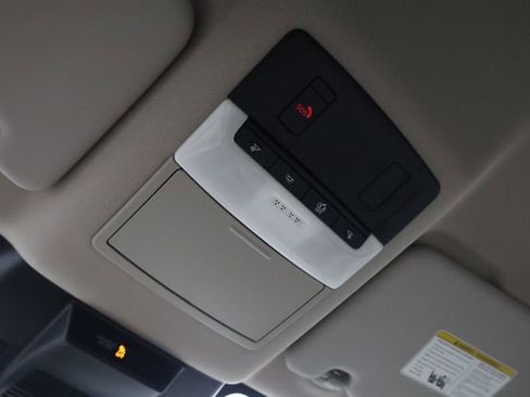 Used 2025 Nissan Rogue SV image 22