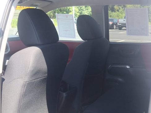 Certified 2021 Toyota Tacoma SR5 AWD/4WD image 25