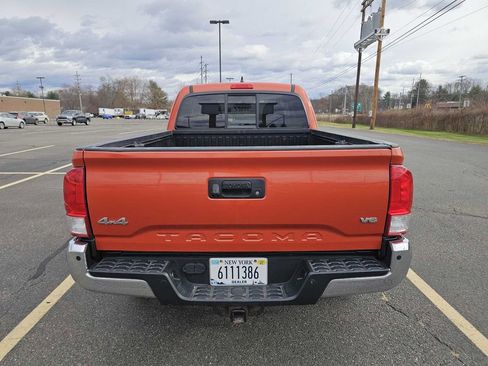 Used 2017 Toyota Tacoma SR5 image 3