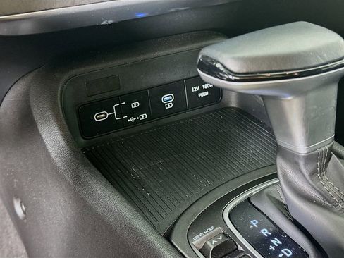 Certified 2025 Hyundai Kona SEL FWD image 35