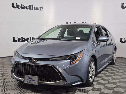 Used 2021 Toyota Corolla LE FWD image 3