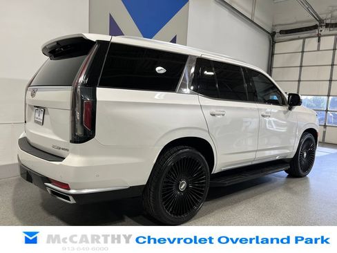 Used 2022 Cadillac Escalade Premium Luxury w/ Performance Package AWD/4WD image 5