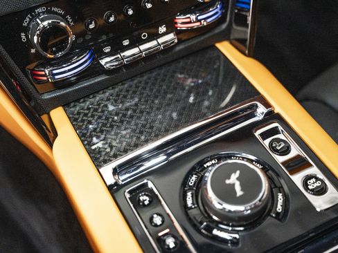 Used 2023 Rolls-Royce Cullinan Black Badge w/ Leather Finishing Pack image 55