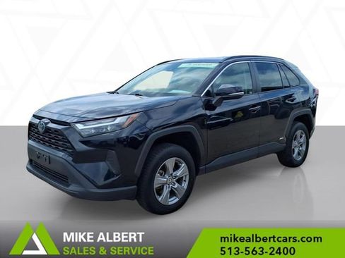 Used 2022 Toyota RAV4 XLE AWD/4WD image 3