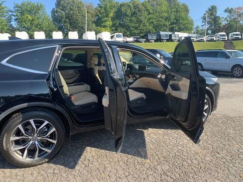 Used 2022 Acura MDX w/ Technology Package AWD/4WD image 11