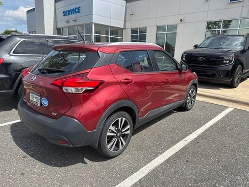 Used 2018 Nissan Kicks SV FWD image 8