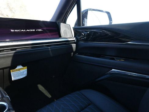New 2026 Cadillac Escalade IQL Sport 1 w/ LPO, ONYX Package image 32