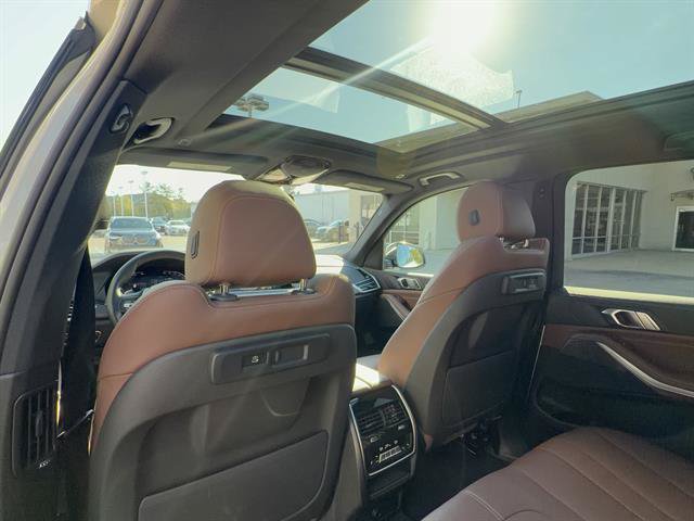Used 2022 BMW X5 xDrive40i w/ Premium Package AWD/4WD image 29