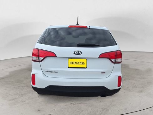 Used 2015 Kia Sorento LX AWD/4WD image 4