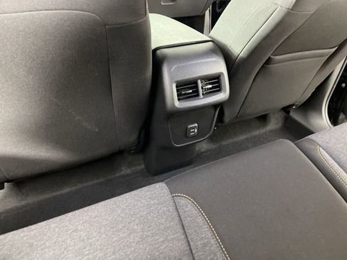 Used 2023 Chevrolet Equinox LT image 45