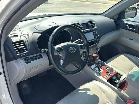 Used 2013 Toyota Highlander Limited AWD/4WD image 11