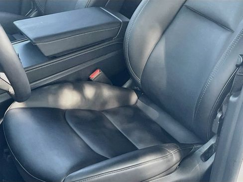 Used 2025 Tesla Model Y Long Range AWD/4WD image 18