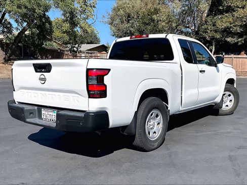 Used 2023 Nissan Frontier S w/ Technology Package RWD image 2
